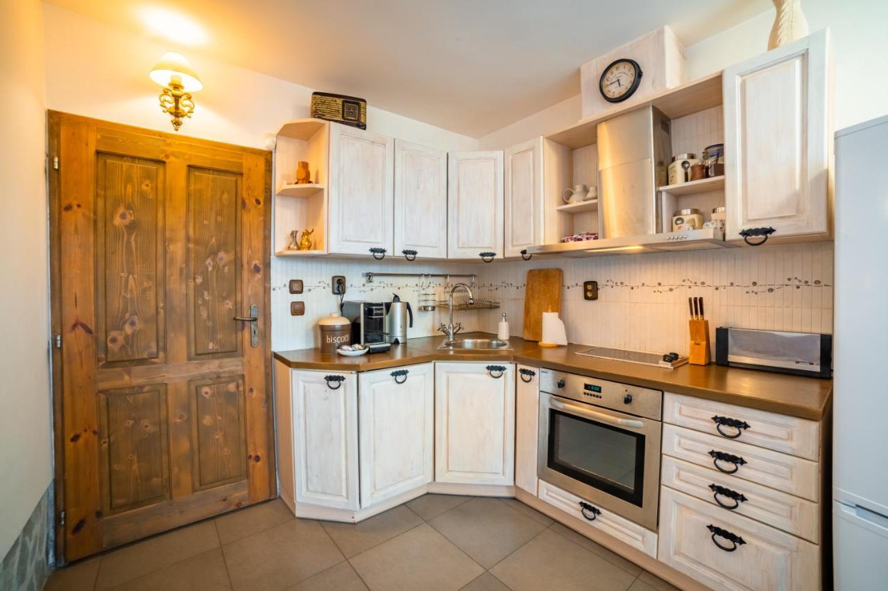 Four Riders Guest House Veliko Tarnovo Exterior photo