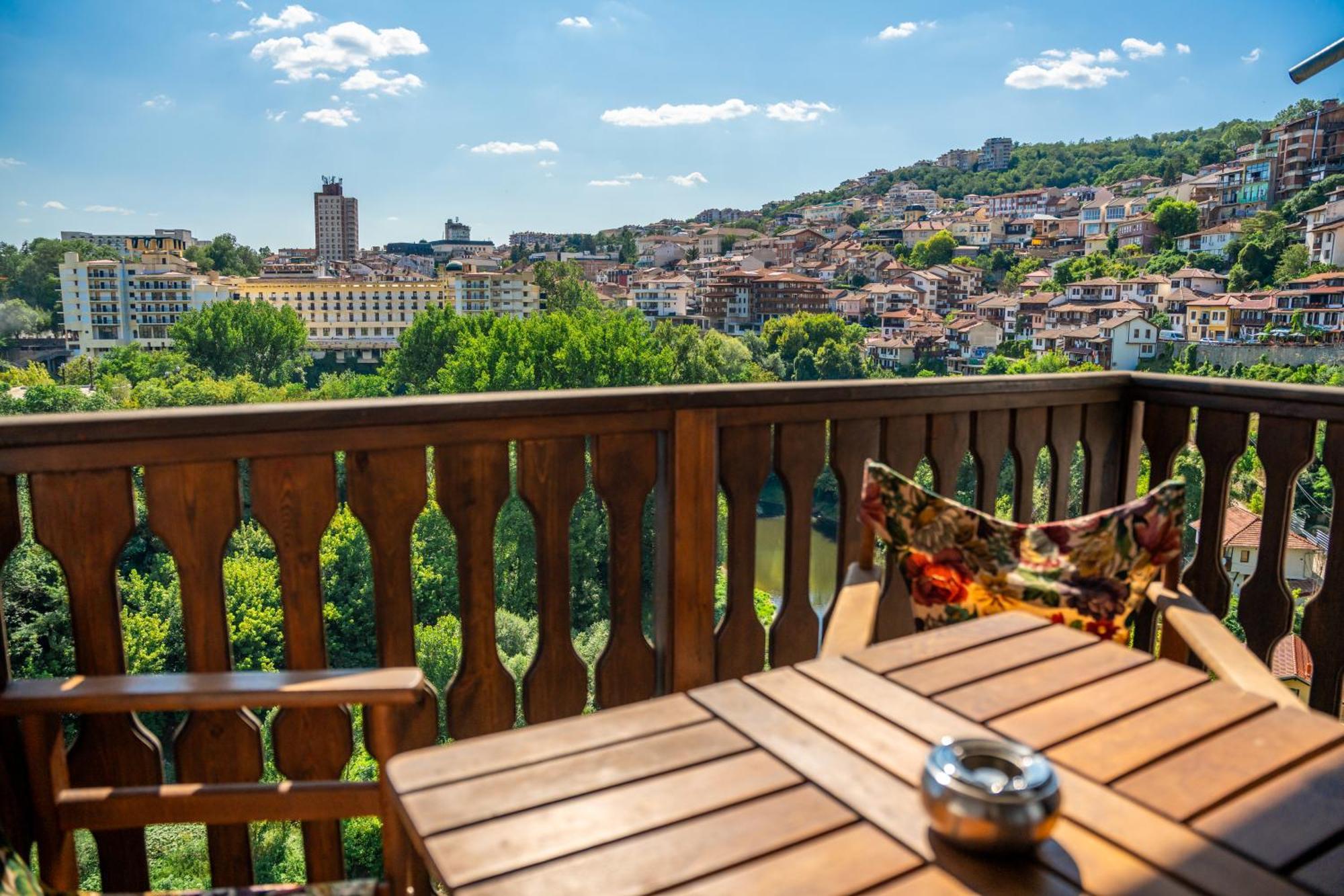 Four Riders Guest House Veliko Tarnovo Exterior photo
