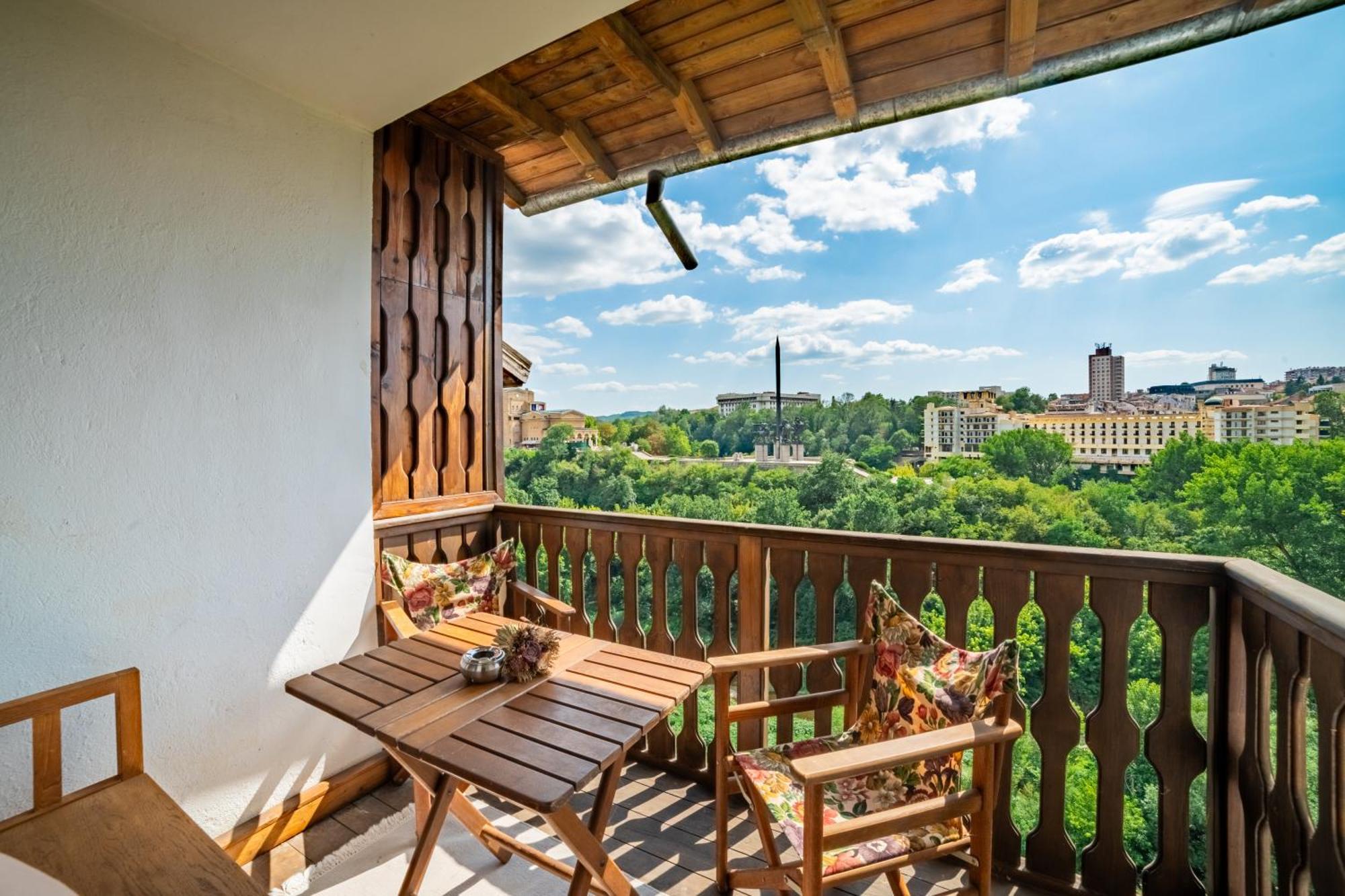 Four Riders Guest House Veliko Tarnovo Exterior photo